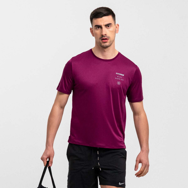 

Футболка Dri-Fit uv Run Division Miler Nike, красный