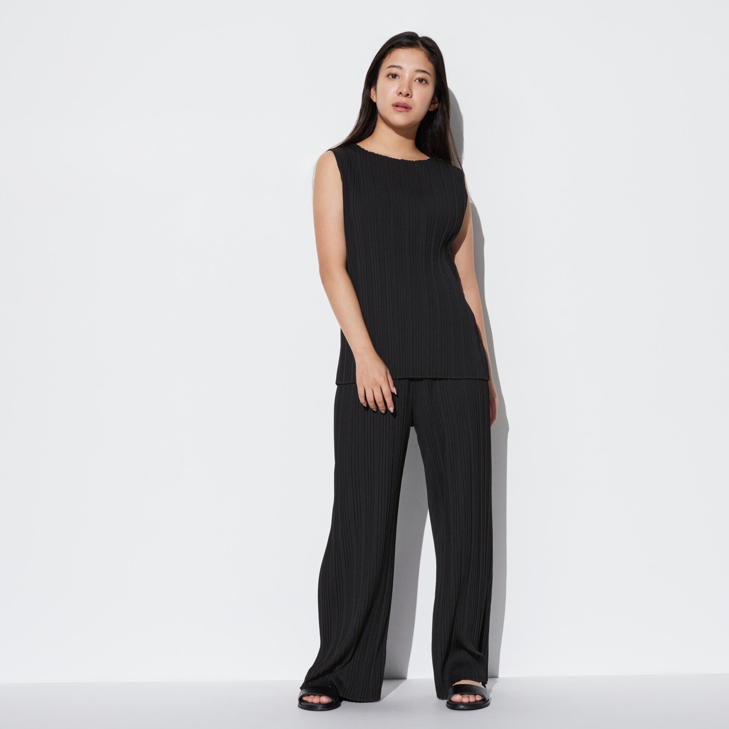 

Брюки UNIQLO прямые, черный