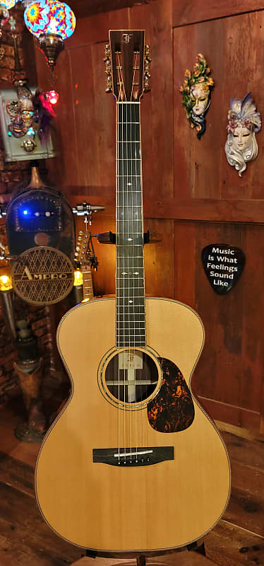 

Акустическая гитара Furch Vintage 3 OM SR SL with Free Furch Guitar Strap 113250