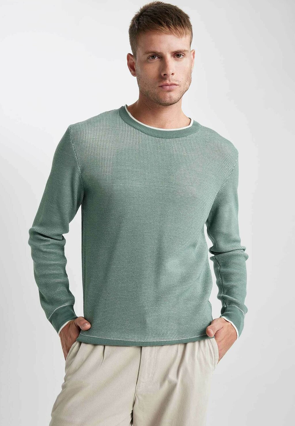 

Свитер Standard Fit DeFacto, зеленый