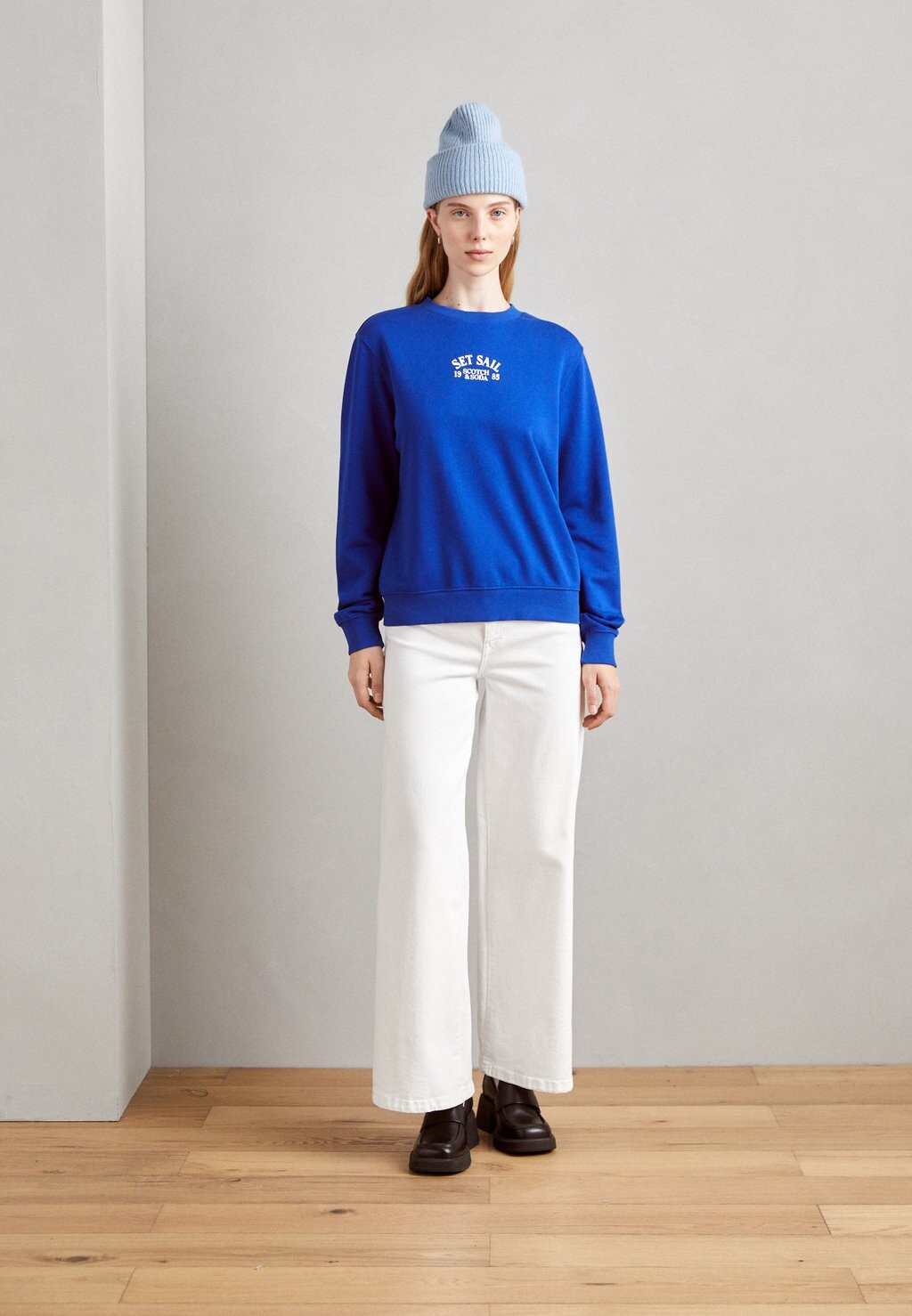 

Толстовка Regular Fit Artwork Scotch & Soda, синий электрик