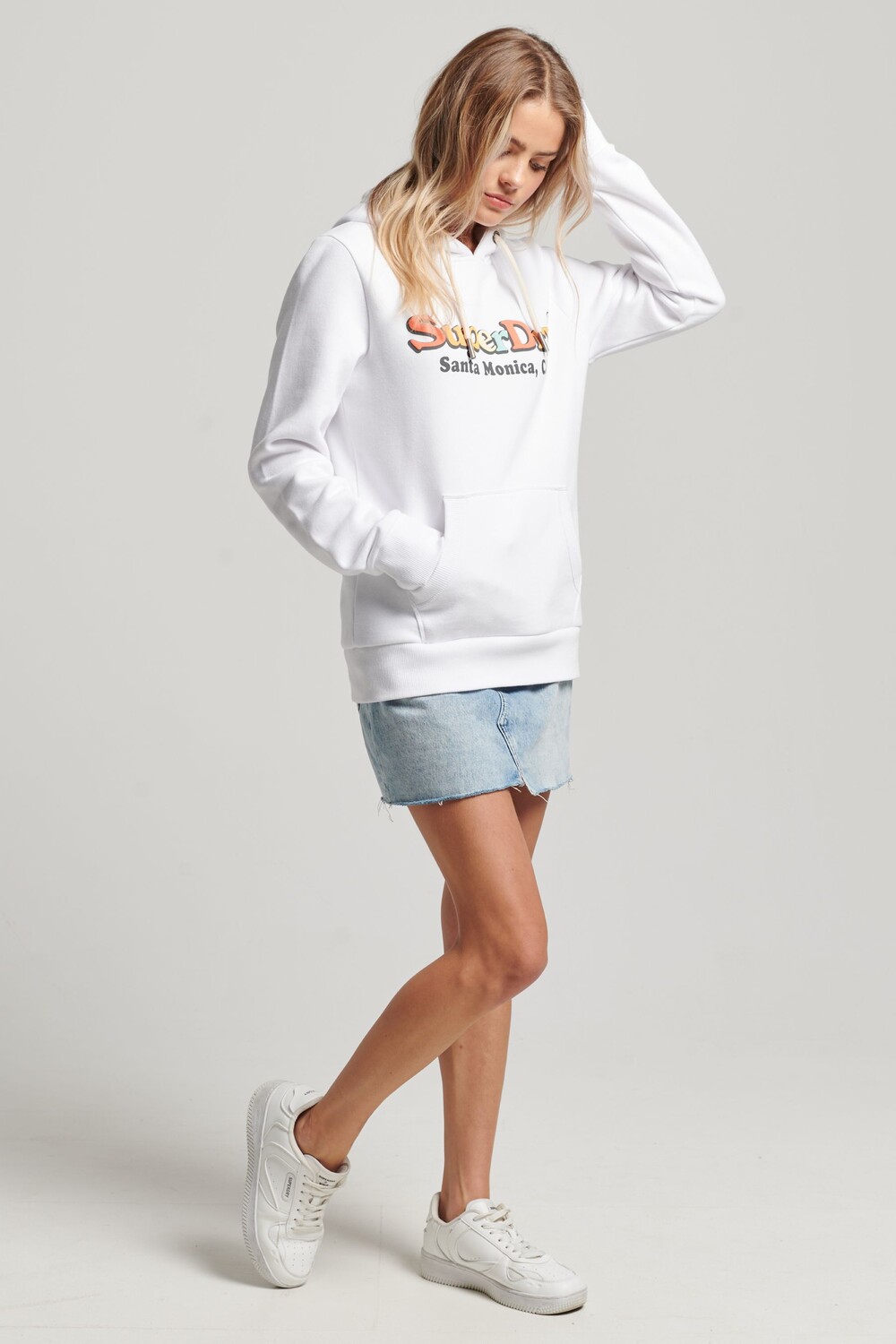 

Винтажная толстовка с радужной надписью Superdry, белый
