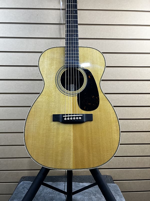 Акустическая гитара Martin 00-28 Acoustic Guitar - Natural w/OHSC & PLEK*D #228
