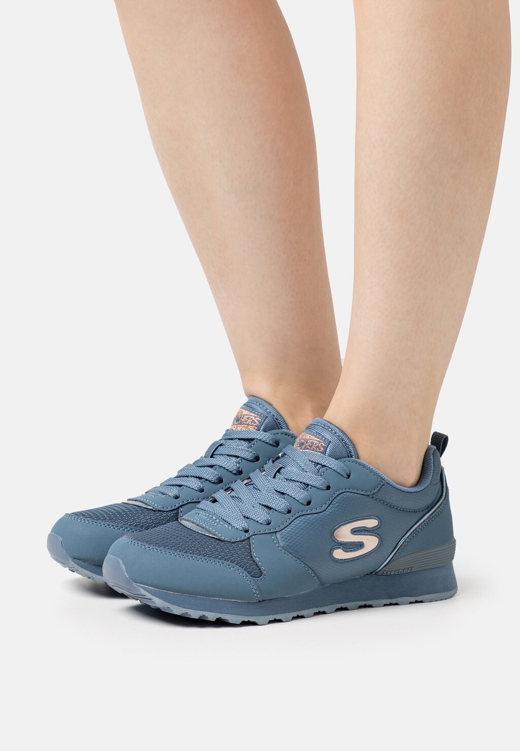 

Кроссовки Skechers