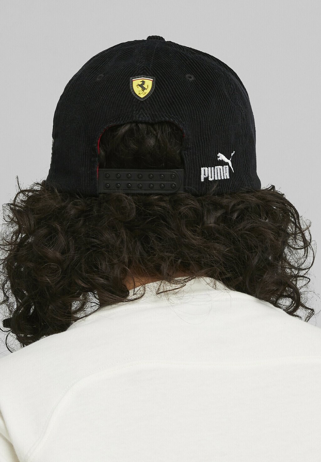 

Кепка SCUDERIA FERRARI GARAGE CREW BASEBALL Puma, черная