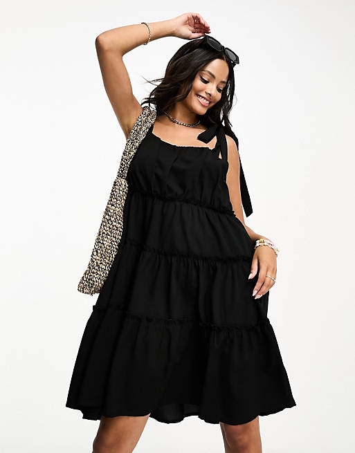 Черное ярусное платье мини с завязками на плечах Vero Moda кремовое пляжное платье макси vero moda с завязками на плечах