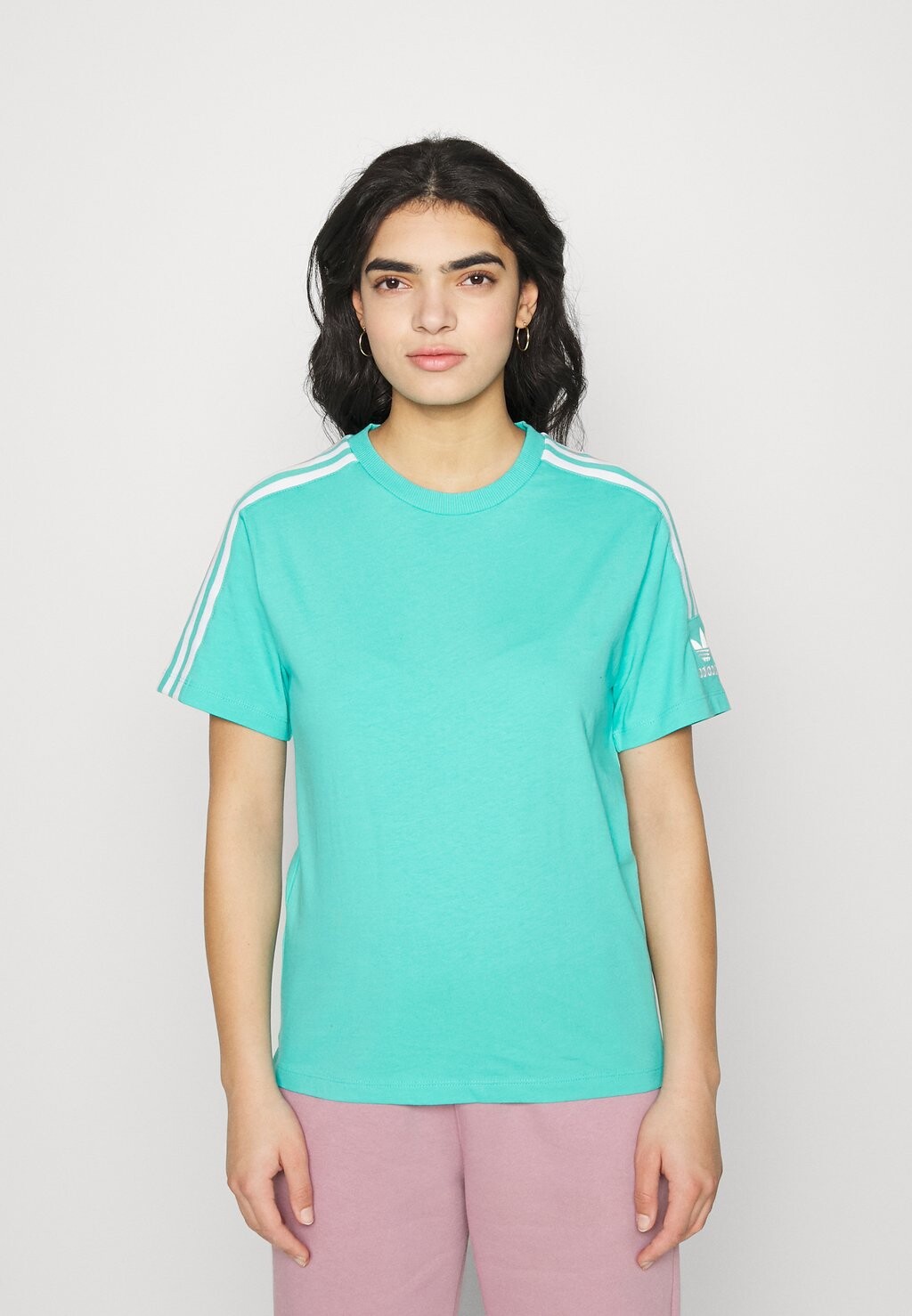 

Футболка с принтом adidas Originals