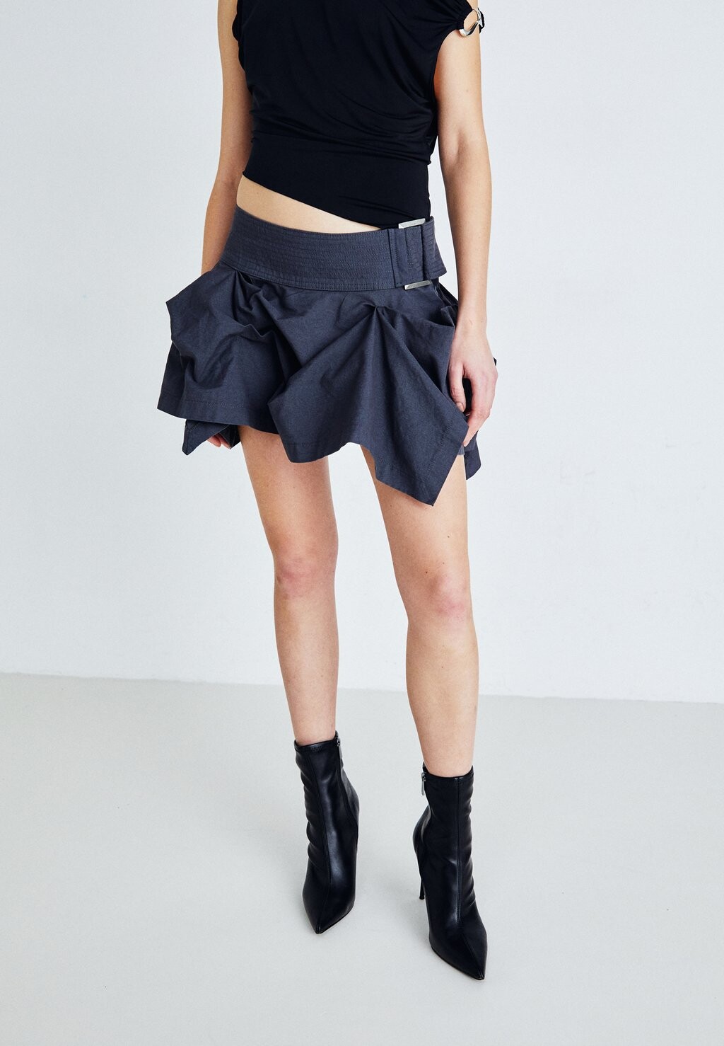 

Мини-юбка Tucked Tailored Skirt Jaded London, цвет grey