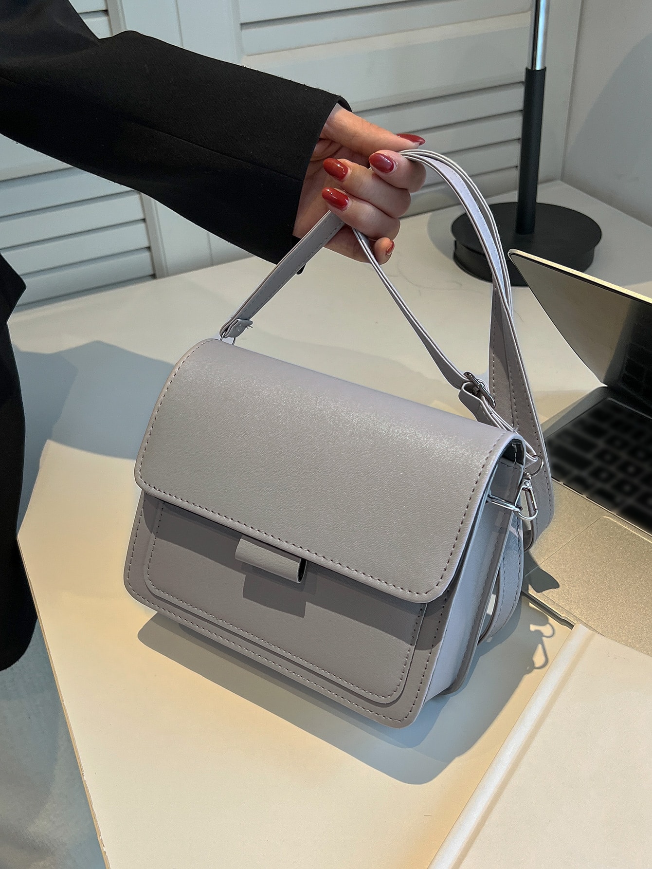 Водонепроницаемая Легкая деловая повседневная мини-квадратная сумка с клапаном для девочек-подростков, серый фото