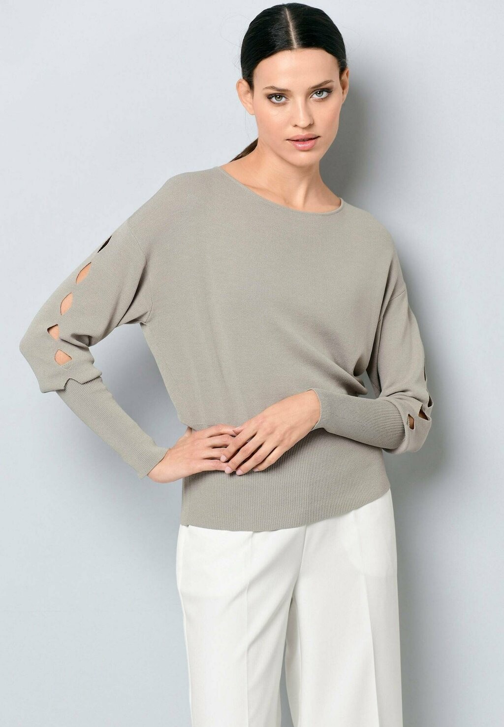 

Джемпер Alba Moda, серо-коричневый