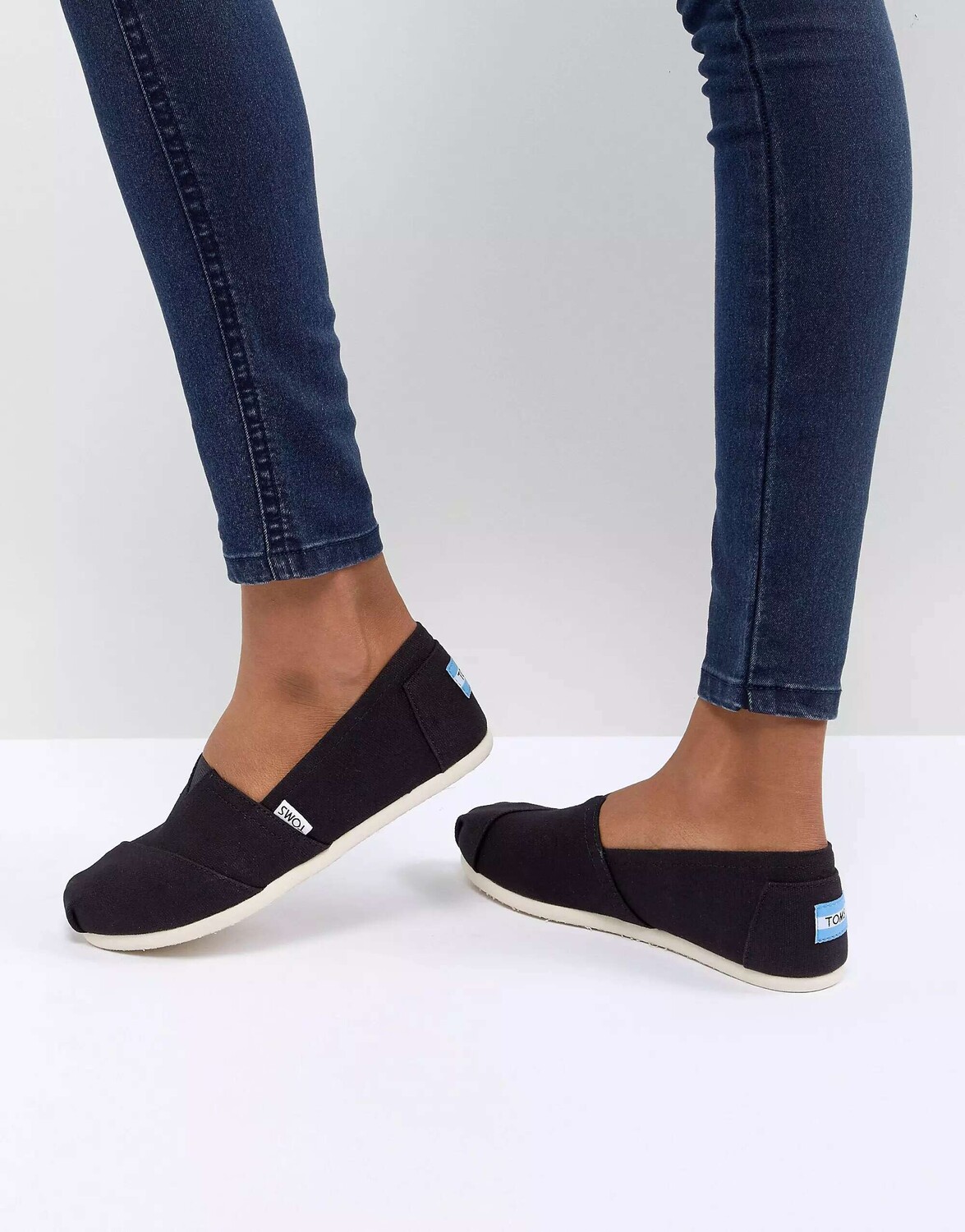 

Черные классические туфли на плоской подошве из парусины TOMS, Черный