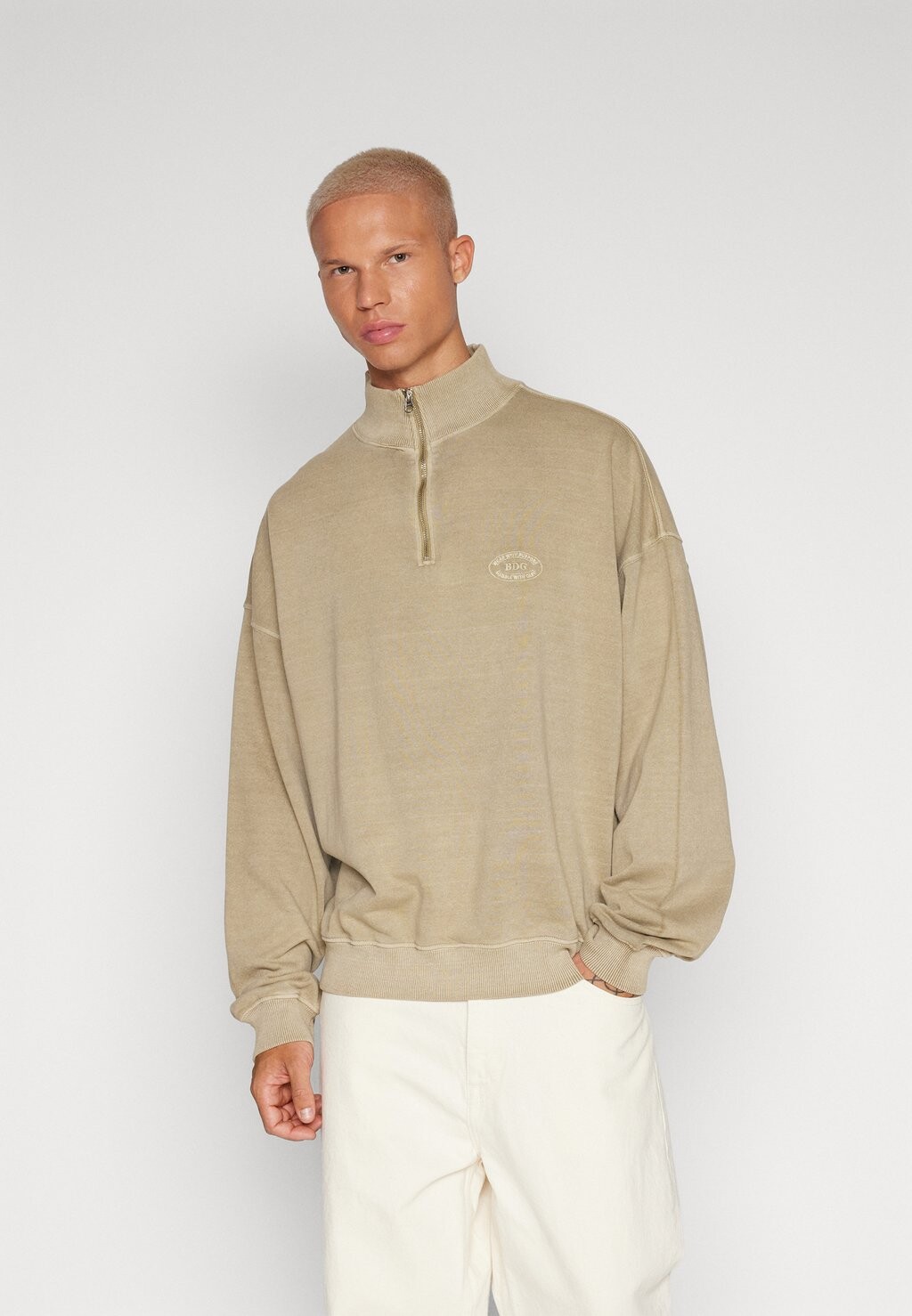 

Толстовка MOCK NECK ZIP CREST BDG Urban Outfitters, песочный, Бежевый