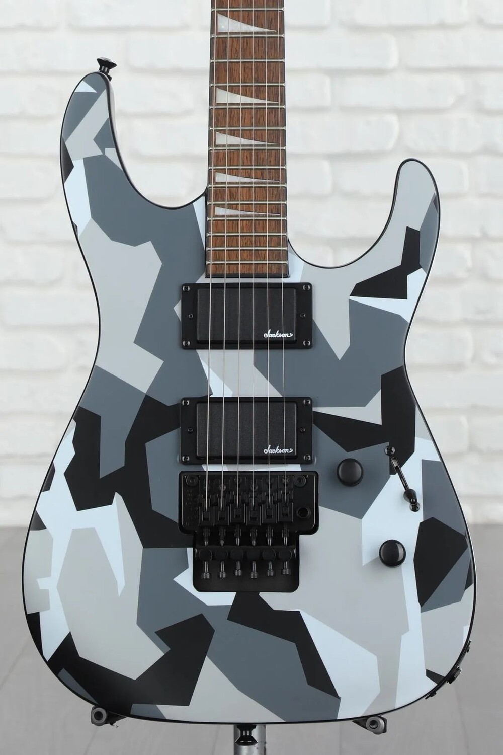 

Электрогитара Jackson X Series Soloist SLX DX — зимний камуфляж