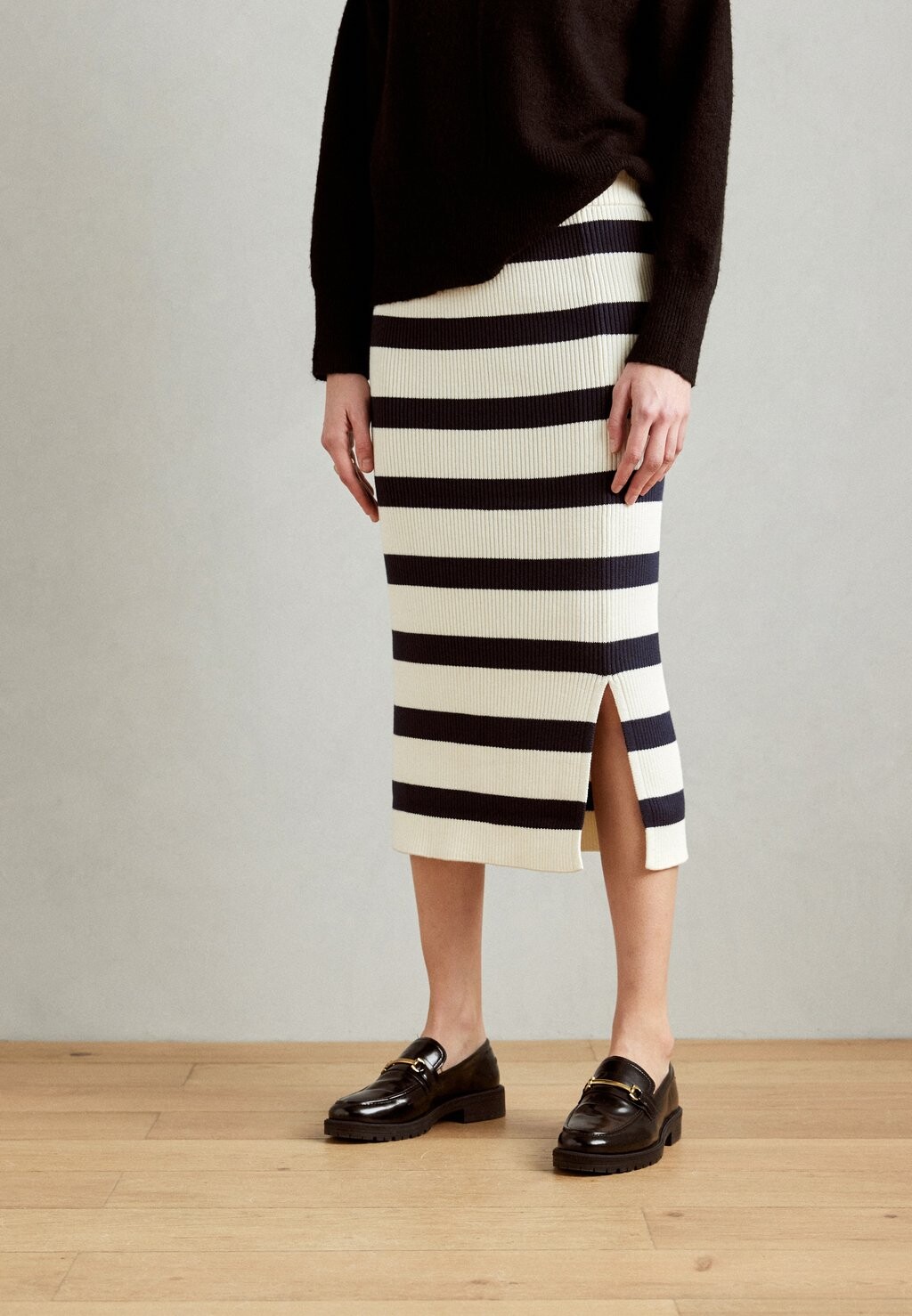 

Юбка-карандаш STRIPED SKIRT Esprit, цвет offwhite