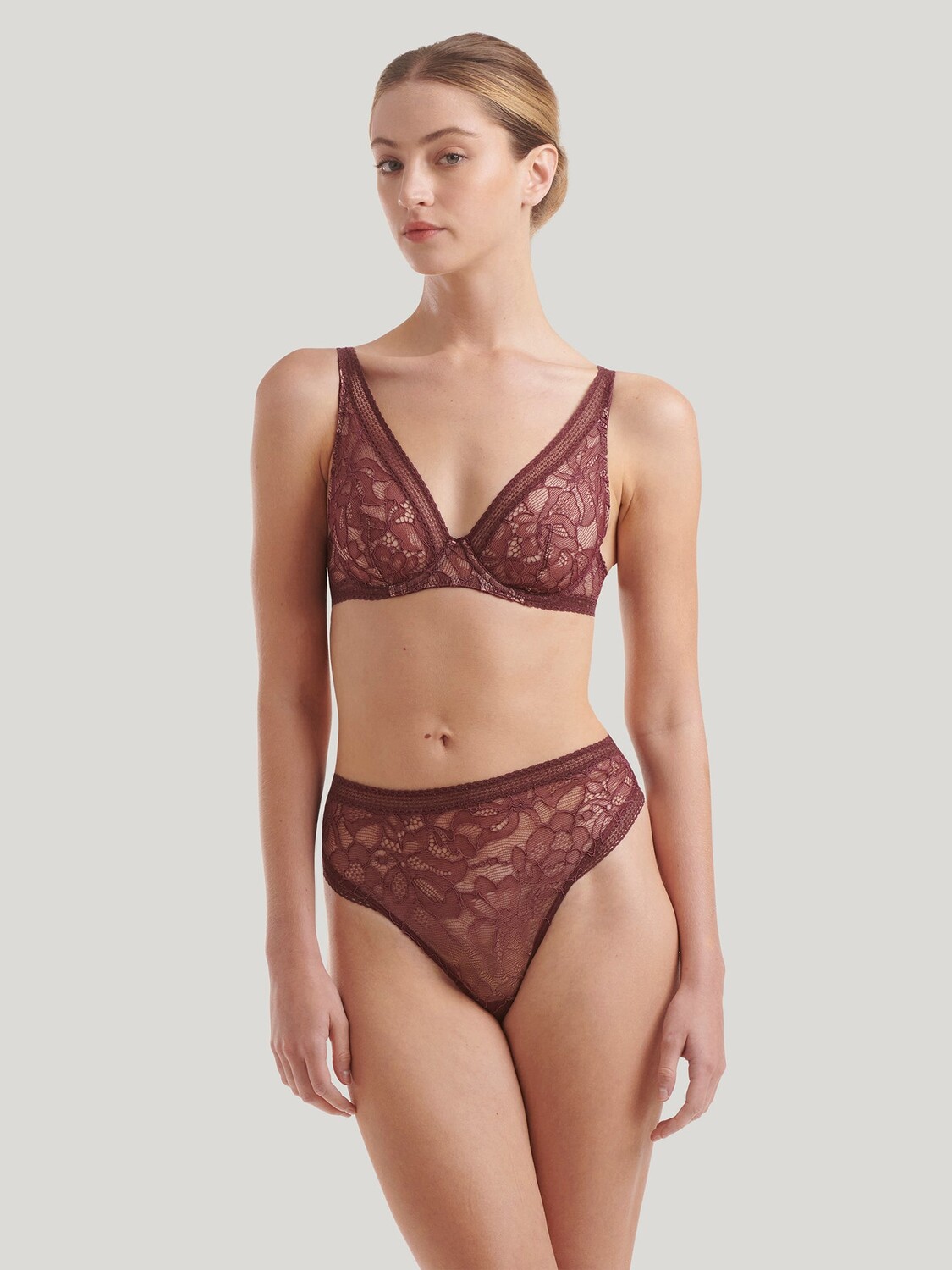 

Бюстгальтер с полной чашкой Nets and Roses Wolford, сливовый