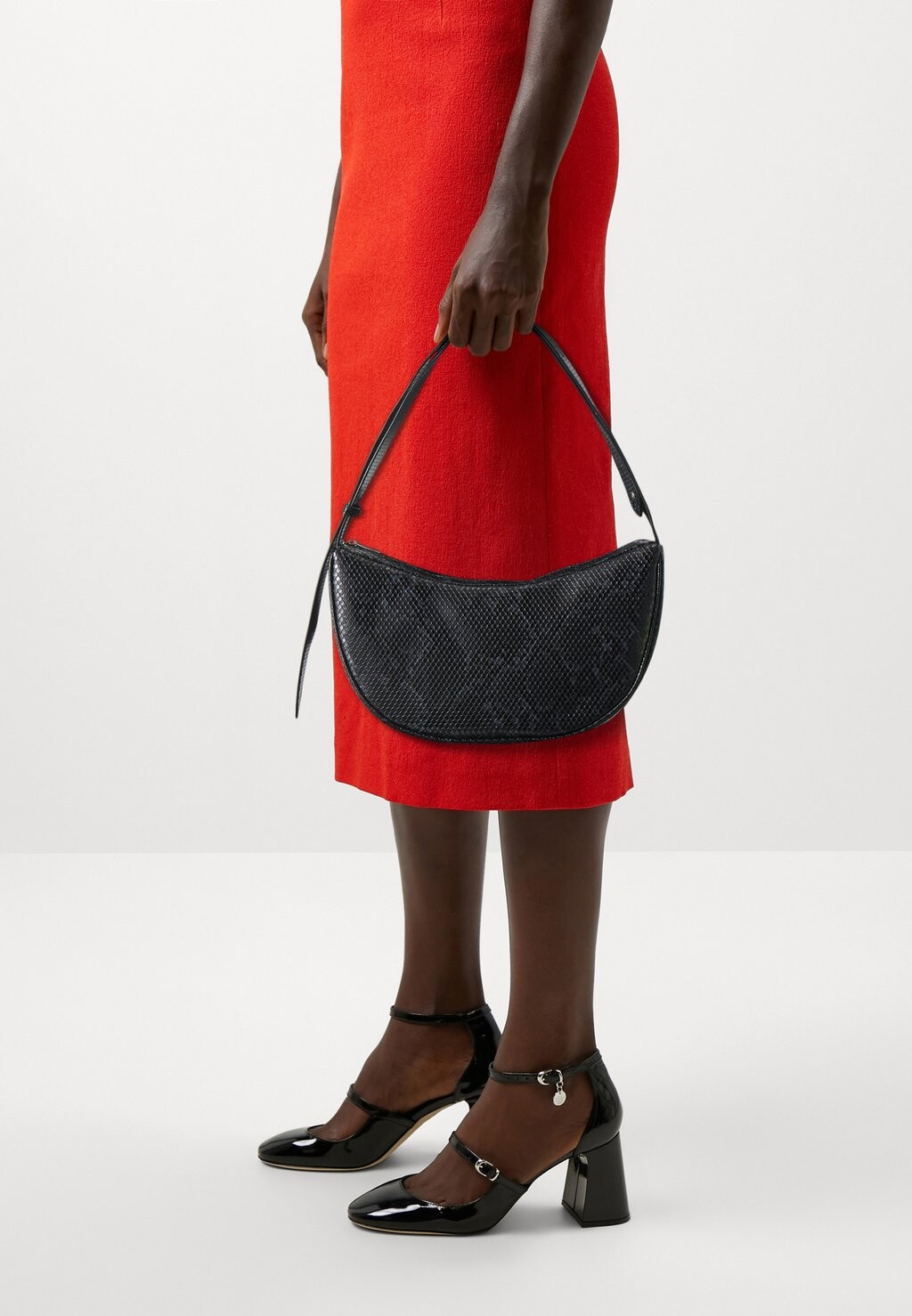

Сумочка Becksöndergaard SNAKE MOON BAG, цвет raven