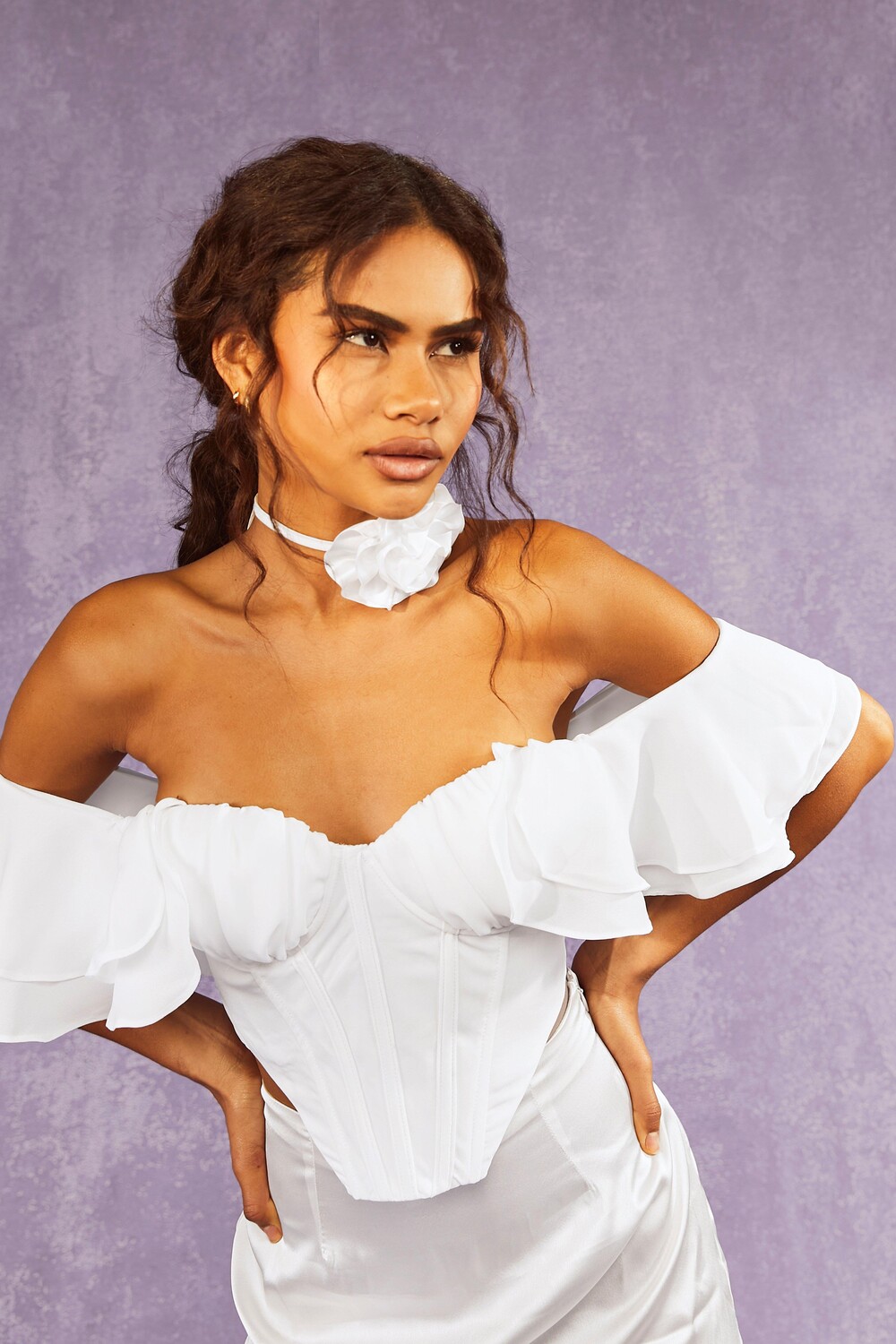 

Корсетовый топ с рукавами и открытыми плечами Boohoo, белый