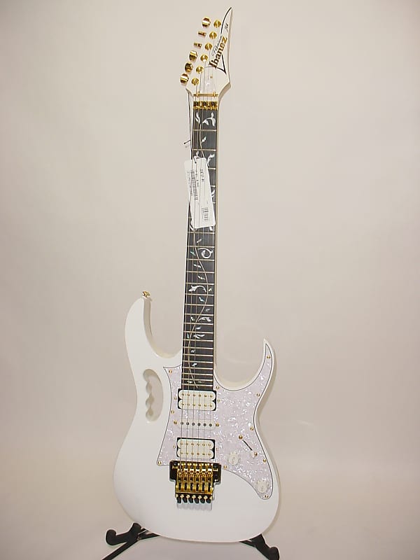 Электрогитара Ibanez Steve Vai Signature Premium JEM7VP Electric Guitar - White w/ Gigbag электрогитара ibanez steve vai signature premium jem7vp electric guitar white w gigbag