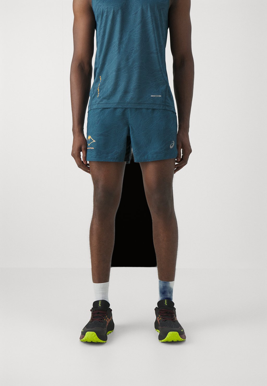 Спортивные шорты Fujitrail Men ASICS, цвет magnetic blue/performance black