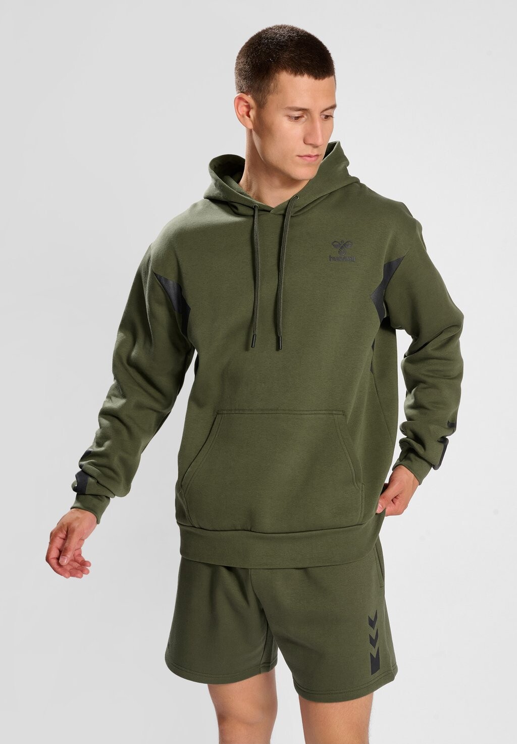 

Худи Hummel