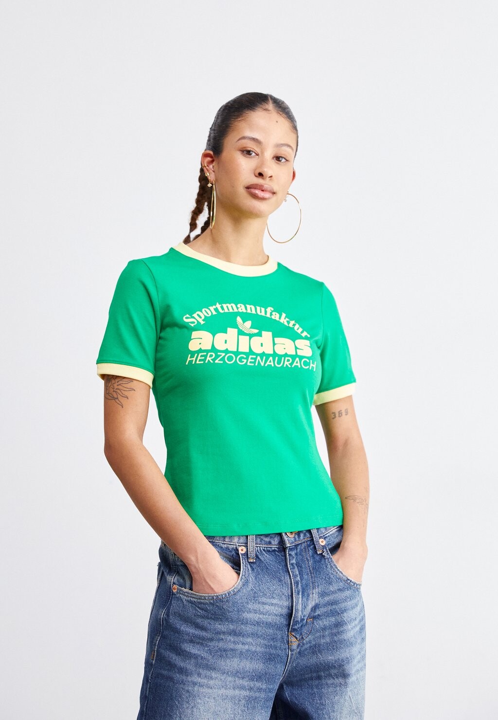 

футболка с принтом Retro Graphic Stripe Tee adidas Originals, зеленый