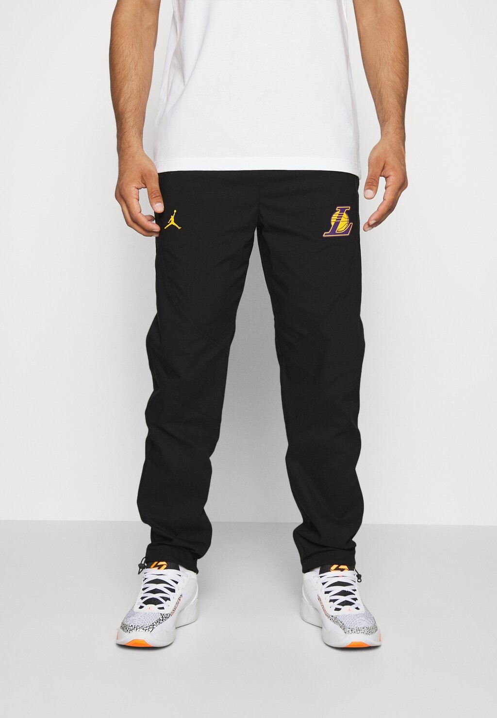 

Team LAL M NK PANT WVN CTS ST SA Nike, черный