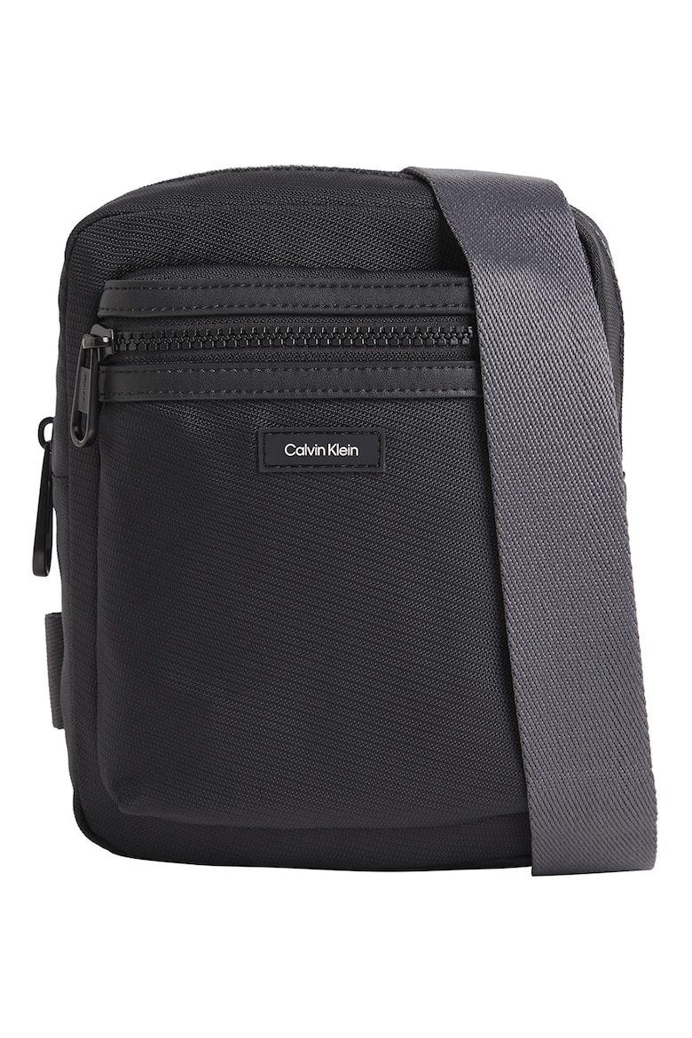 Сумка с регулируемым ремнем Calvin Klein, черный рюкзак tech camera с регулируемым плечевым ремнем calvin klein черный