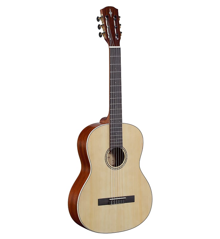 Акустическая гитара Alvarez RC26 Classical Nylon Acoustic Guitar w/ Deluxe Gig Bag - Natural