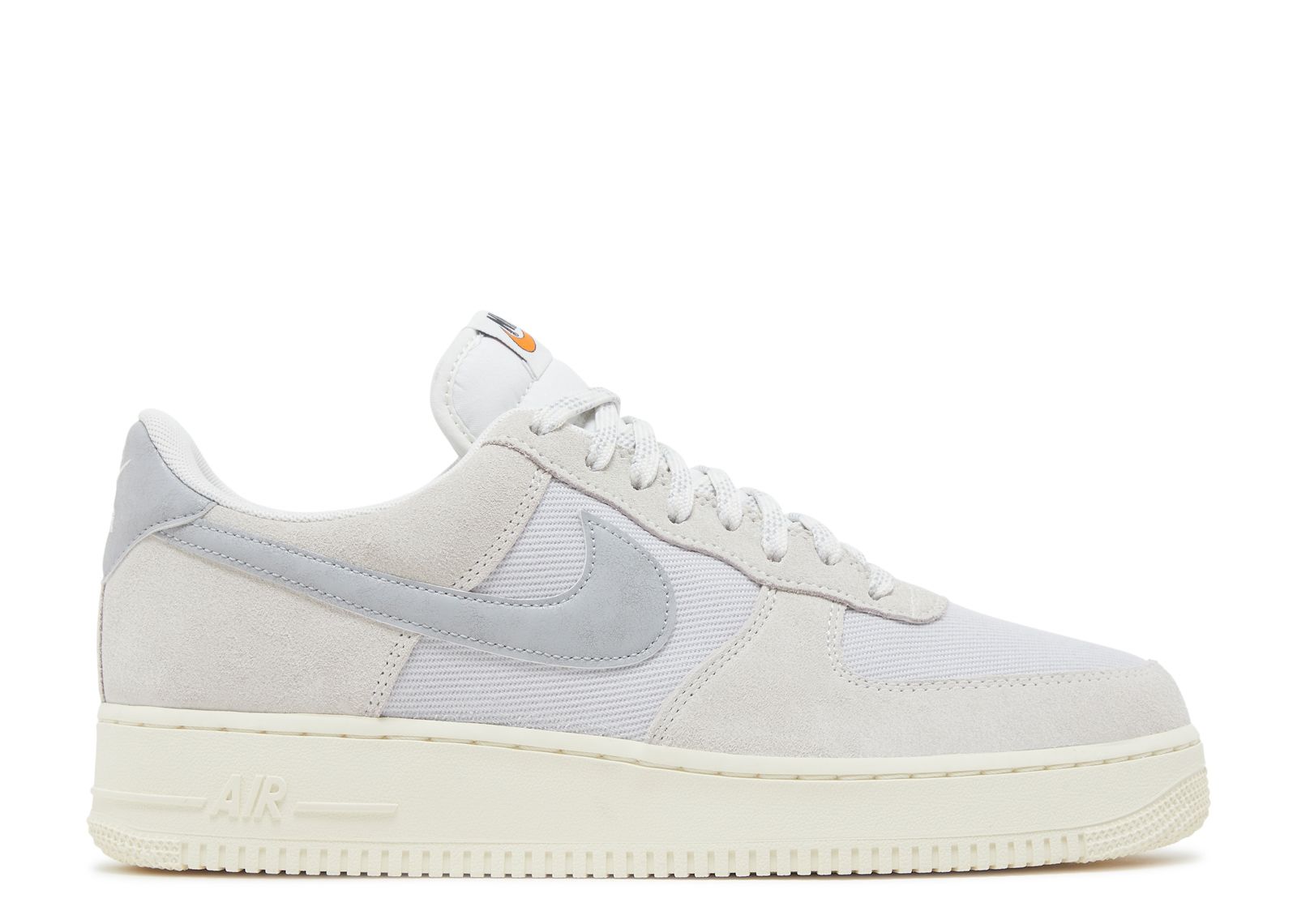 

Кроссовки Nike Air Force 1 '07 Lv8 'Certified Fresh - Photon Dust', белый