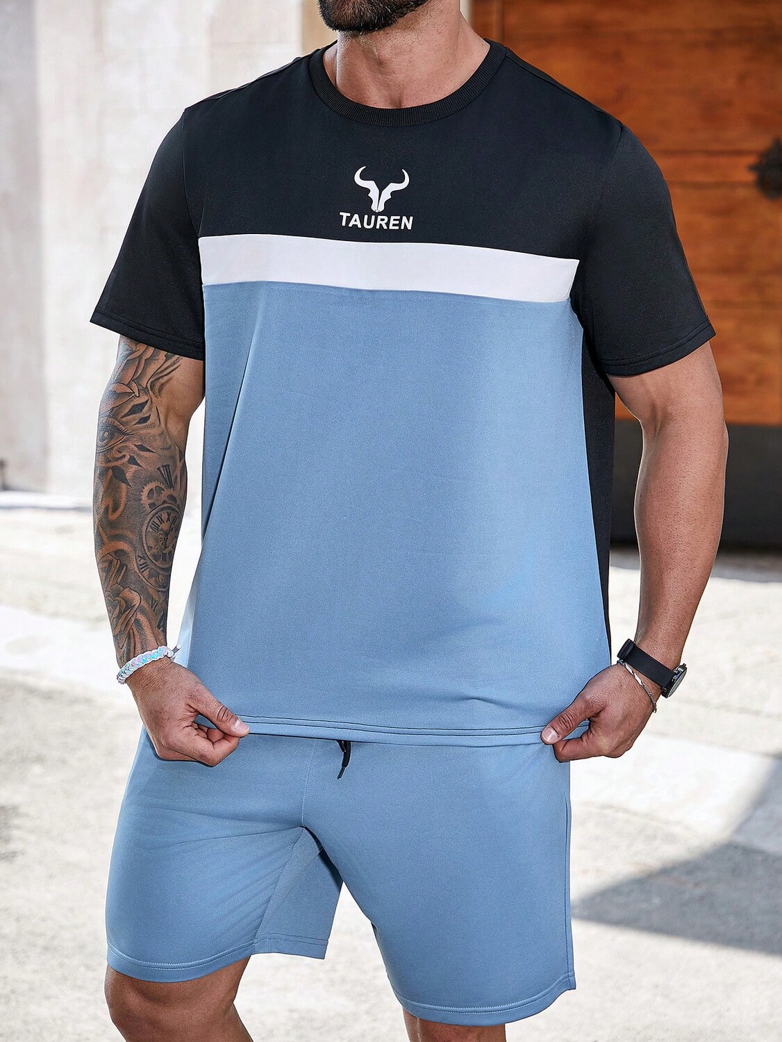 

Комплект мужской Manfinity Homme из футболки и шорт с принтом, черный