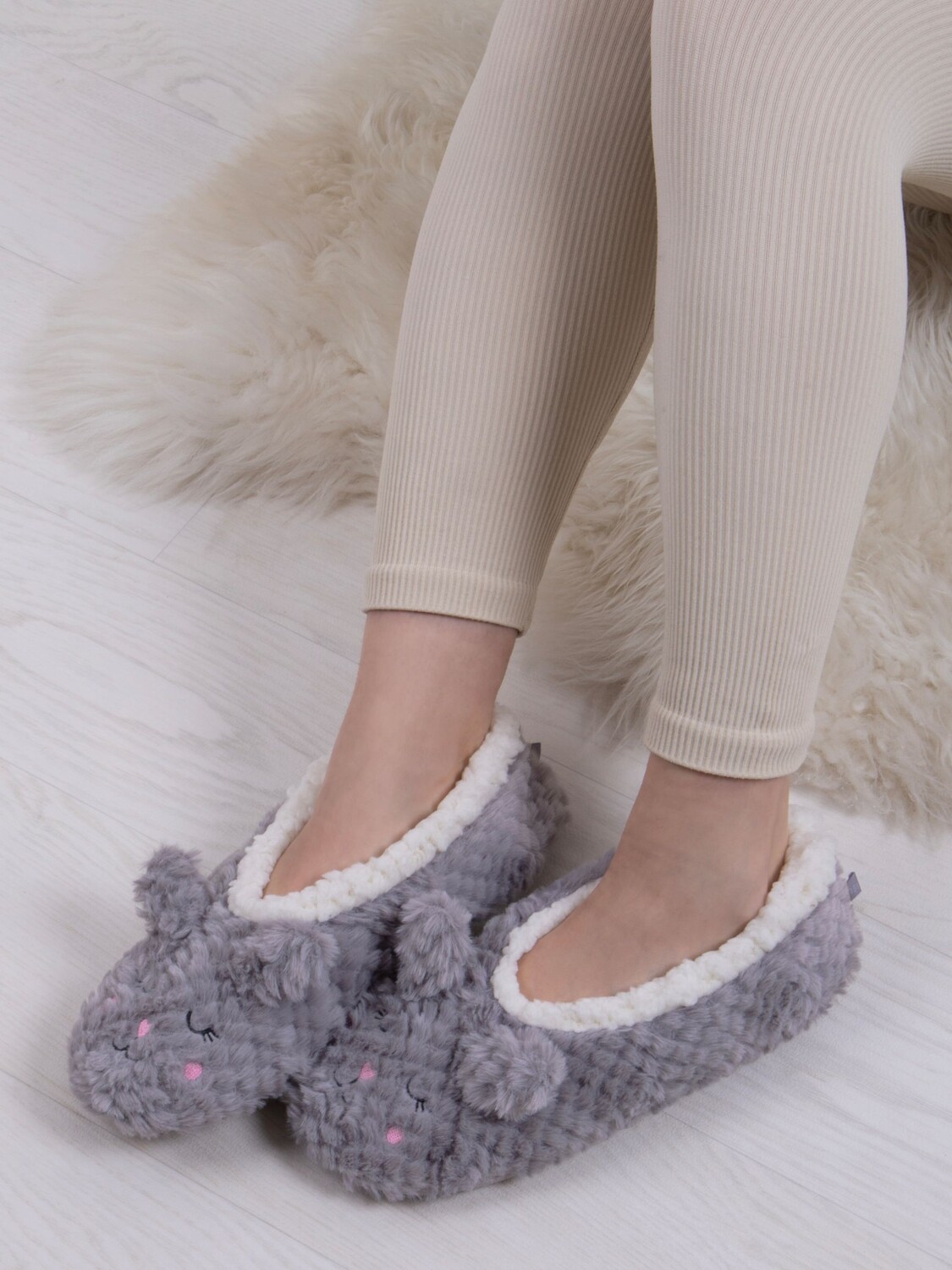 

Новинка: тапочки Footsie totes, кот