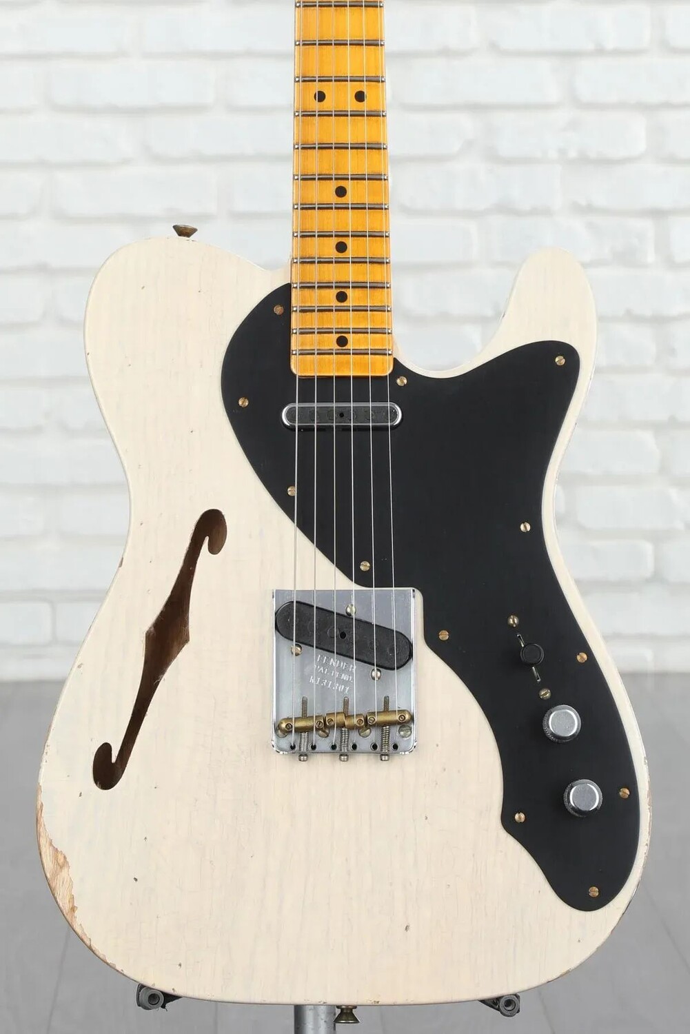 

Новая ограниченная серия Fender Custom Shop Nocaster Thinline Relic – электрогитара Aged White Blonde