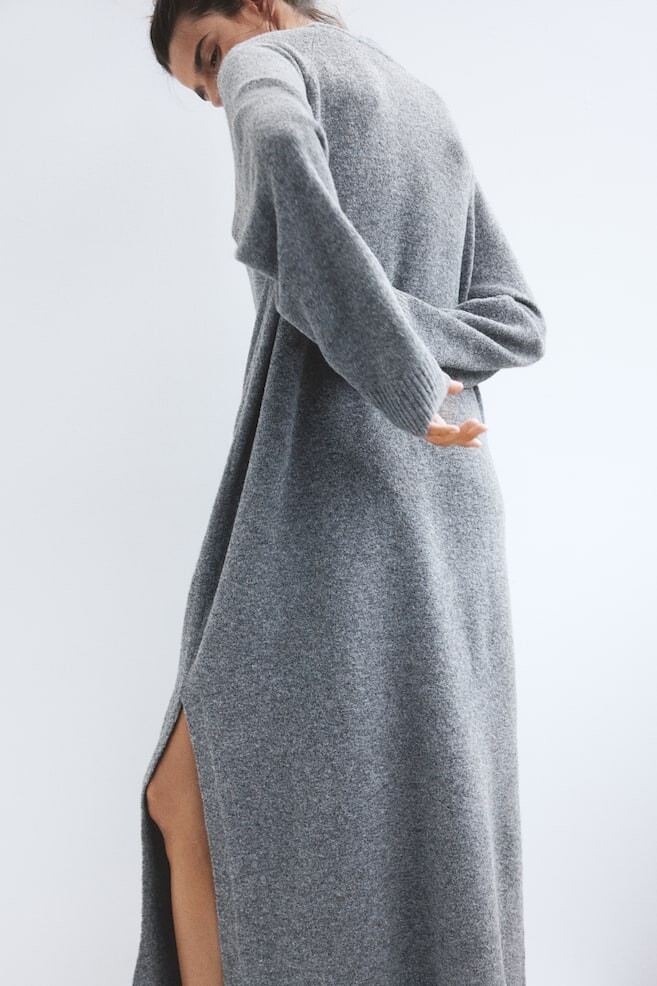 

Длинное трикотажное платье H&M, серый