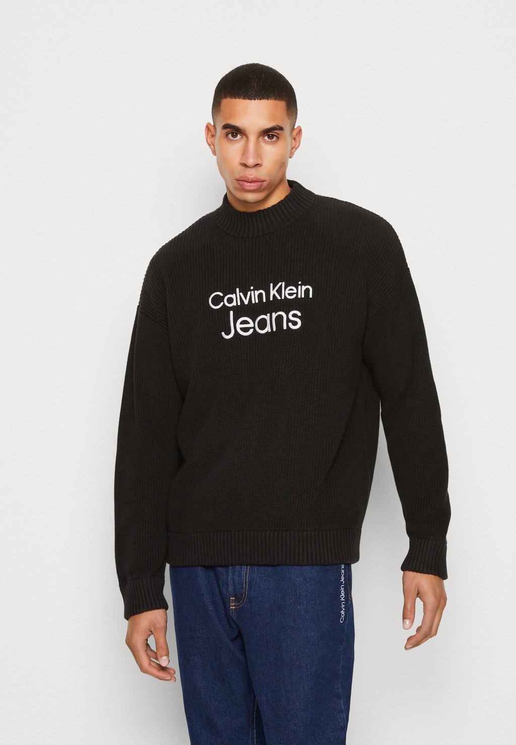 

Свитер Calvin Klein Jeans