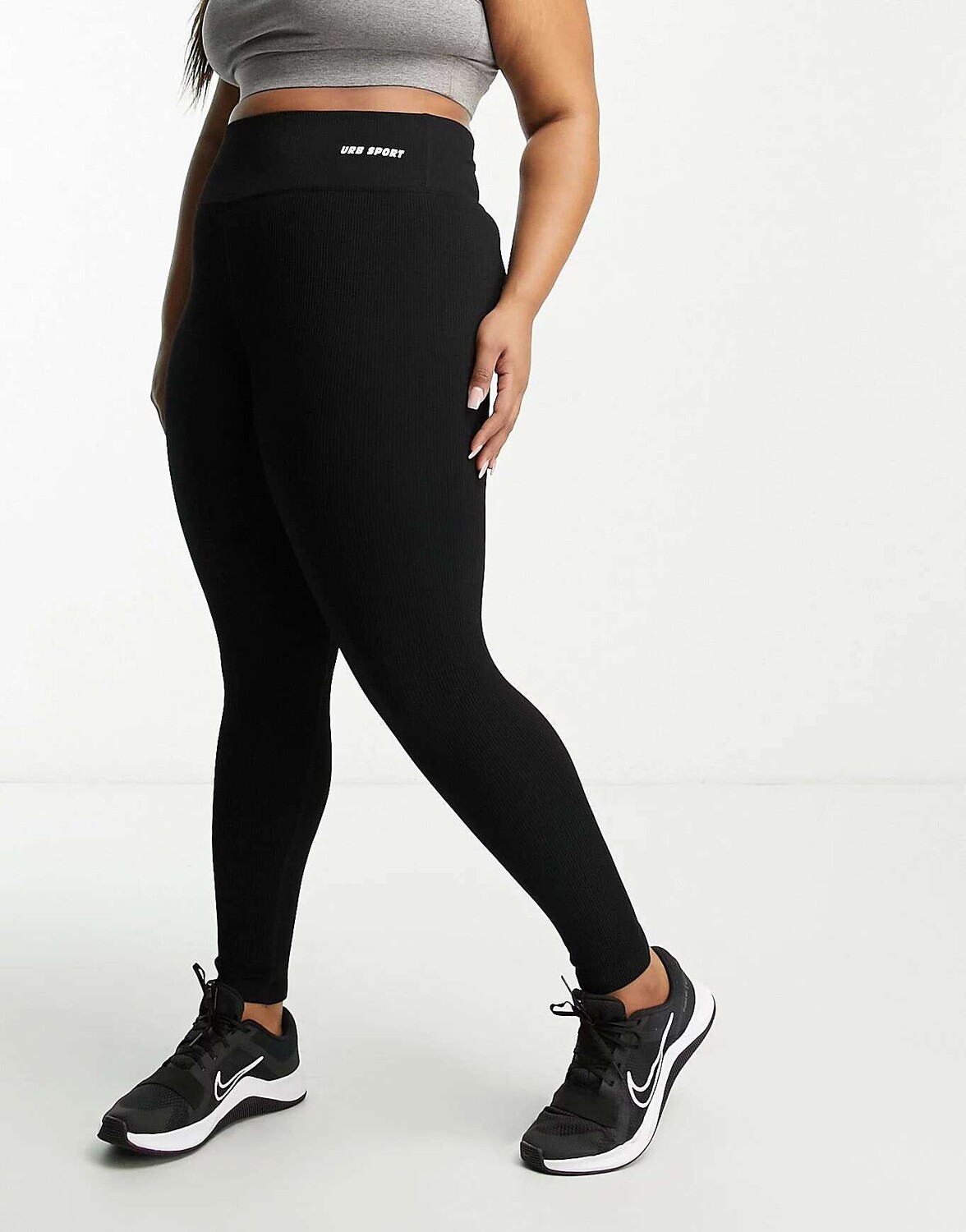 

Черные бесшовные спортивные леггинсы Urban Threads Plus Urban Threads
