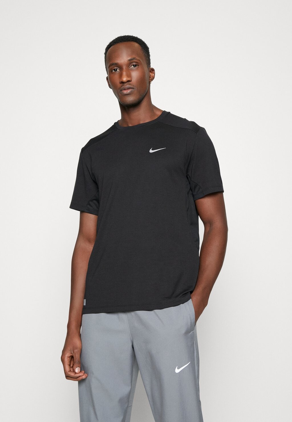 

Футболка Nike