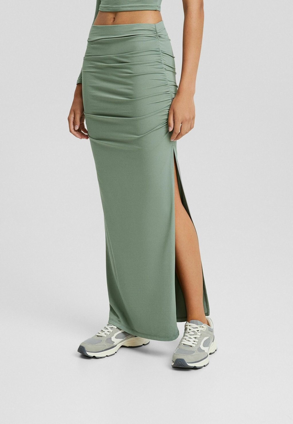 

Длинная юбка Bershka, светло-зеленый меланж