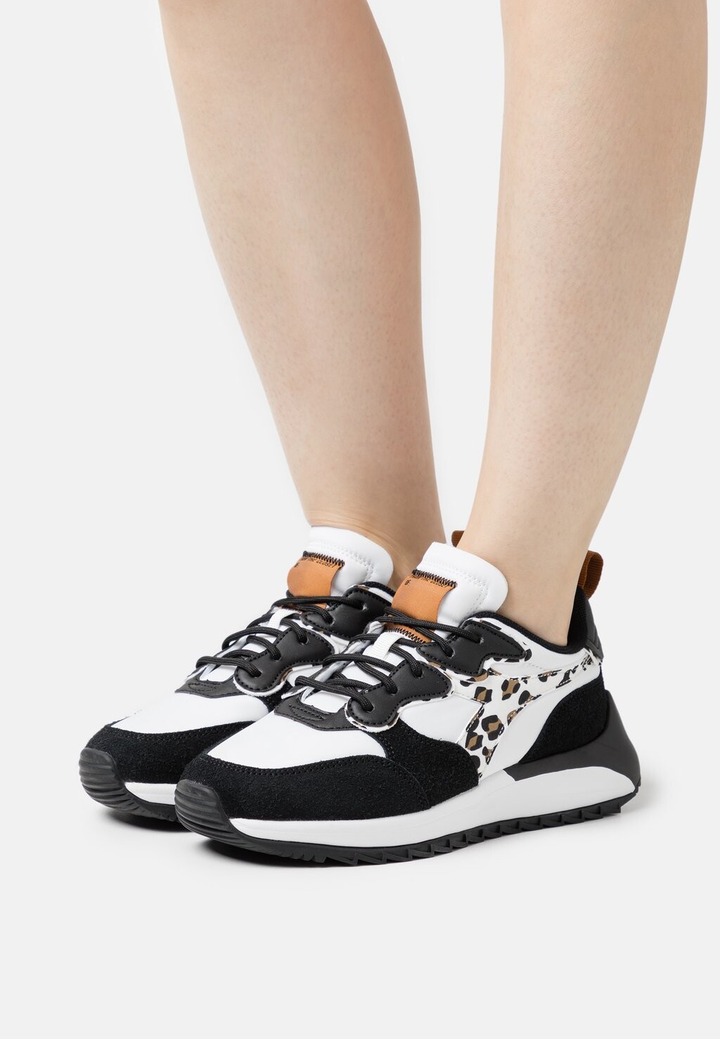 

Кроссовки Diadora