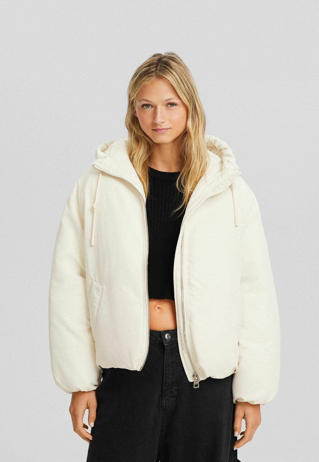 

Зимняя куртка Bershka, молочный