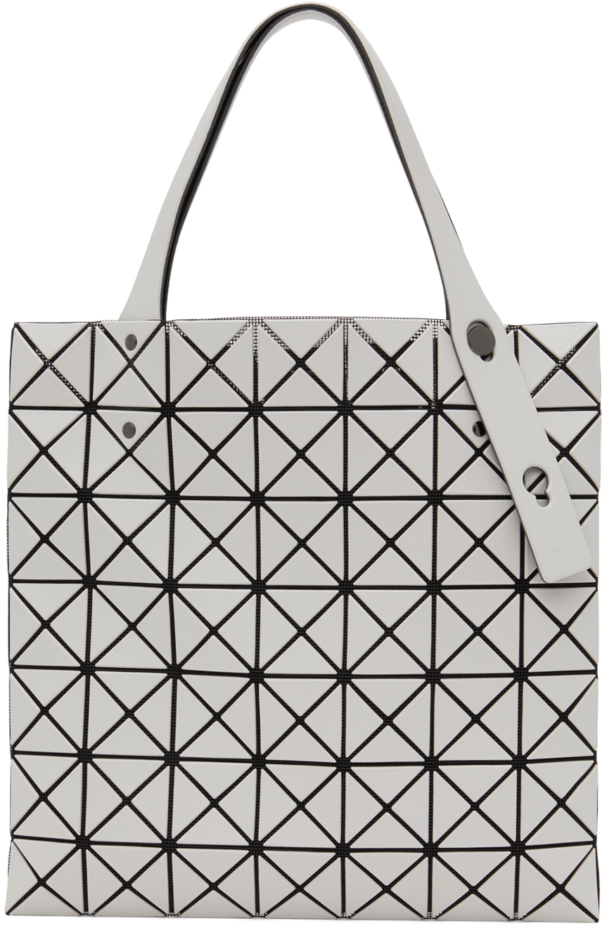 

Светлая сумка-тоут серого цвета с матовой призмой BAO BAO ISSEY MIYAKE