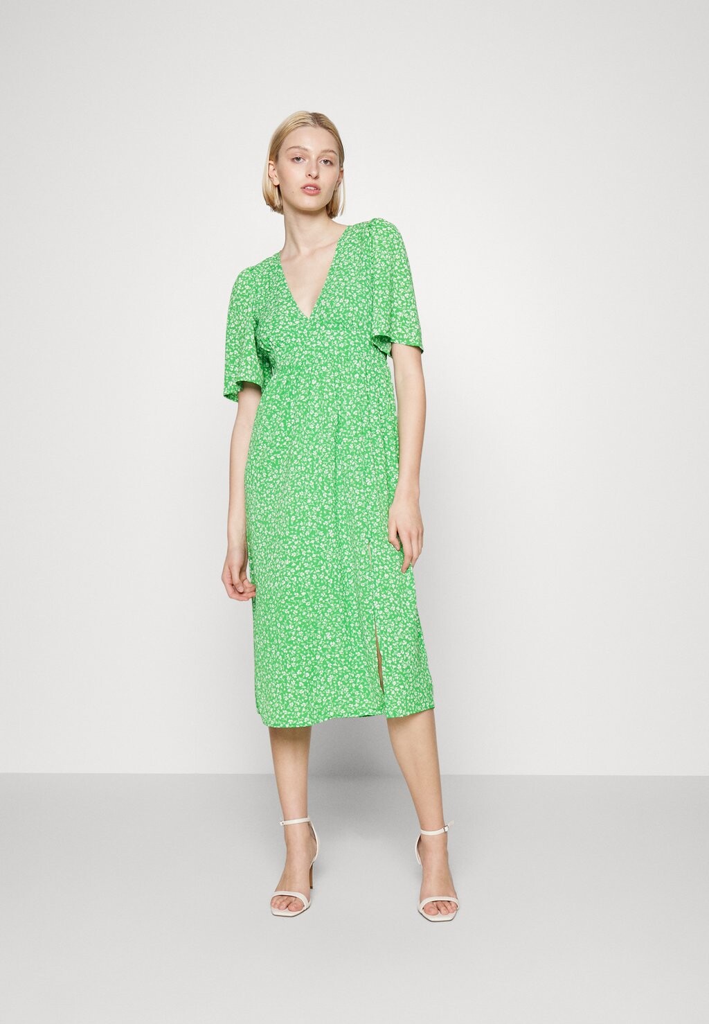 

Летнее платье Monki