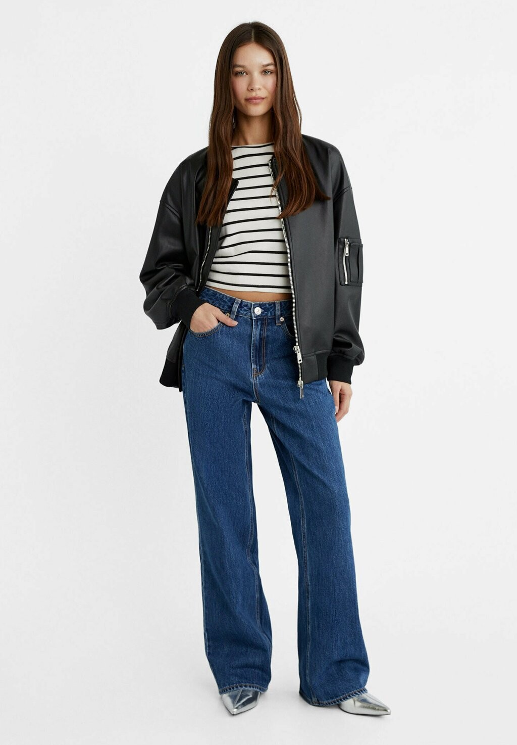 

Куртка-бомбер Stradivarius, цвет black