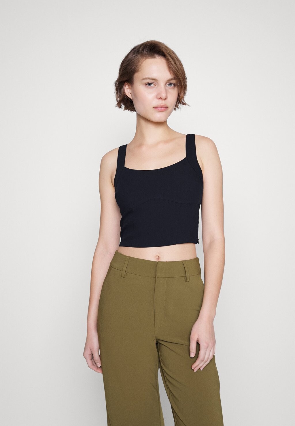 

Топ Abercrombie & Fitch