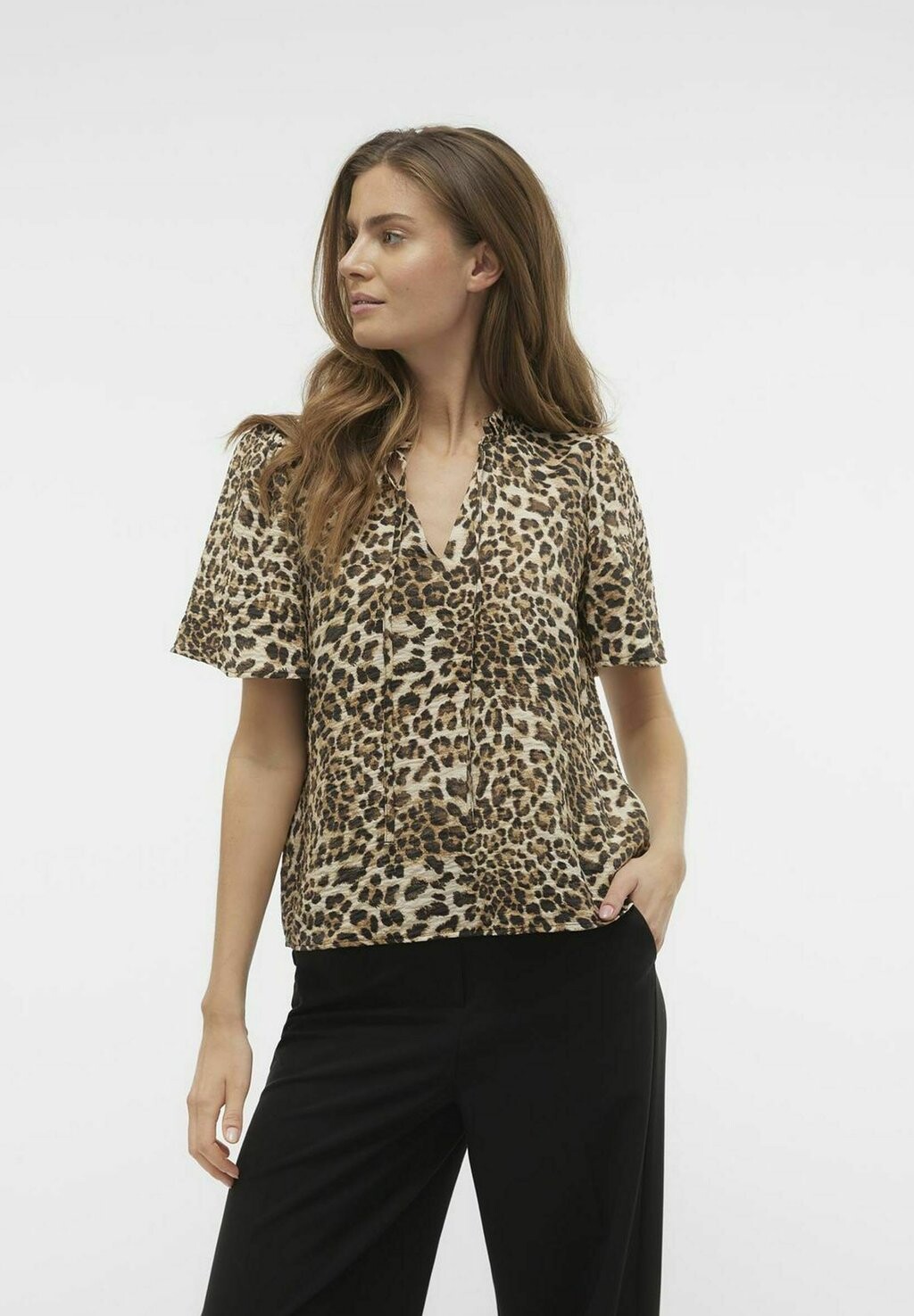 

Блузка Vero Moda, цвет sandshell