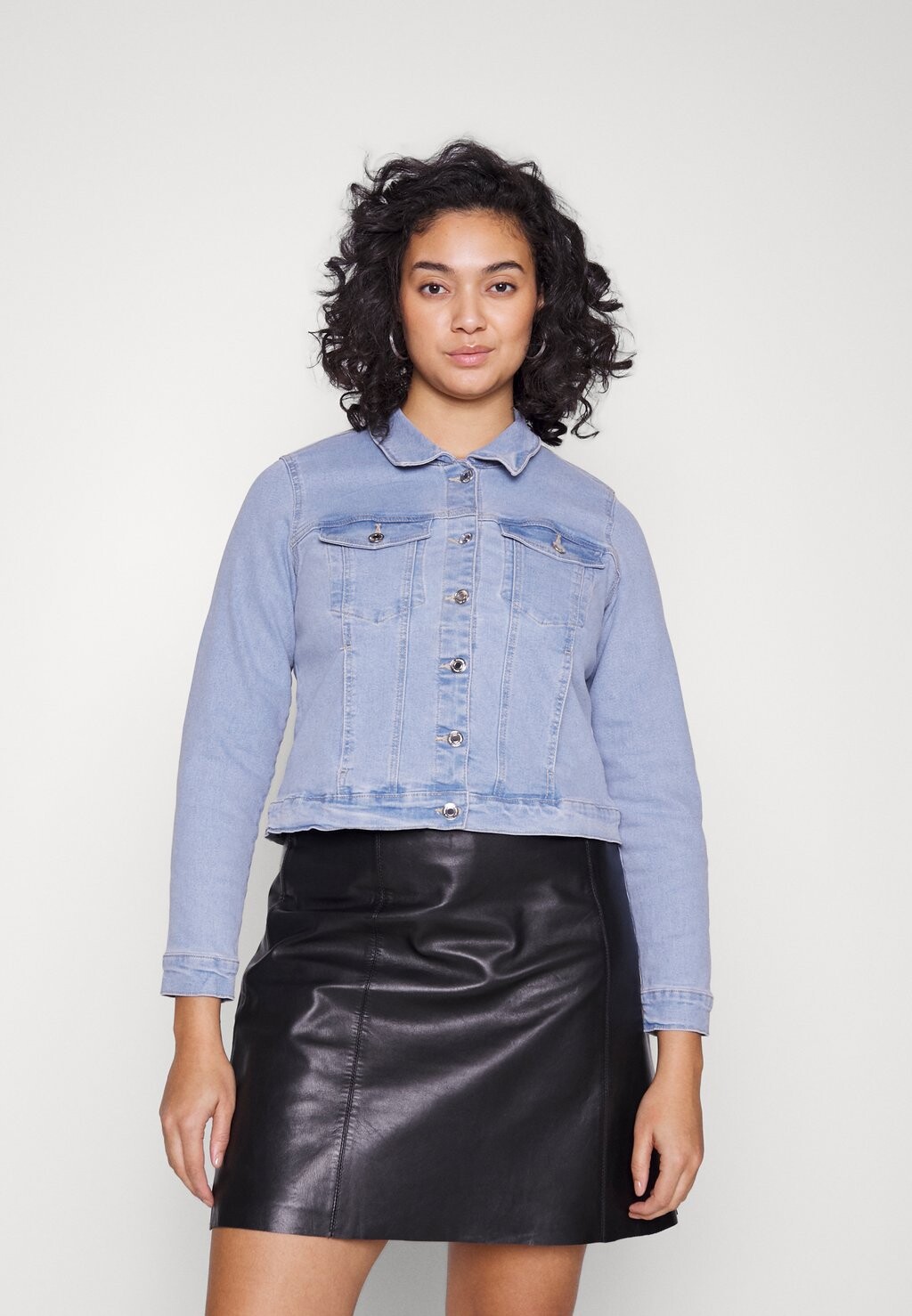 

Джинсовая куртка Vero Moda