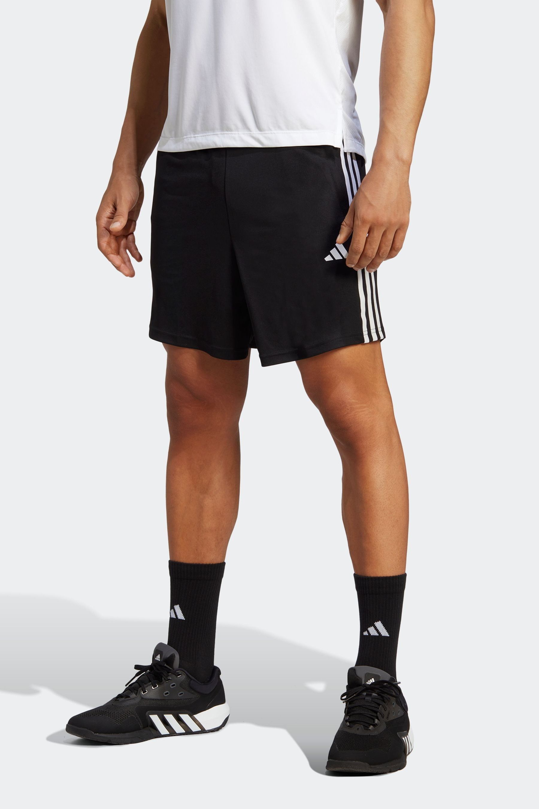 Шорты adidas Essentials