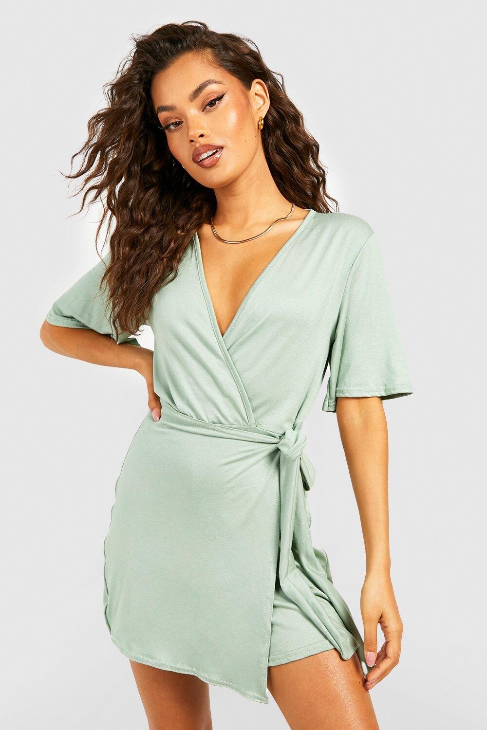 

Плавающий комбинезон с запахом Boohoo, шалфей