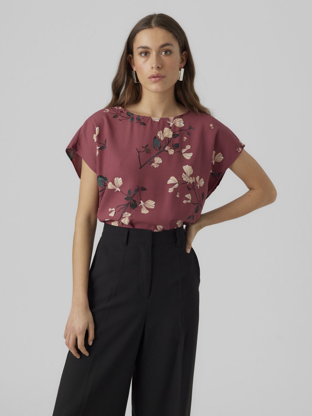 

Футболка с принтом Vero Moda, Черный