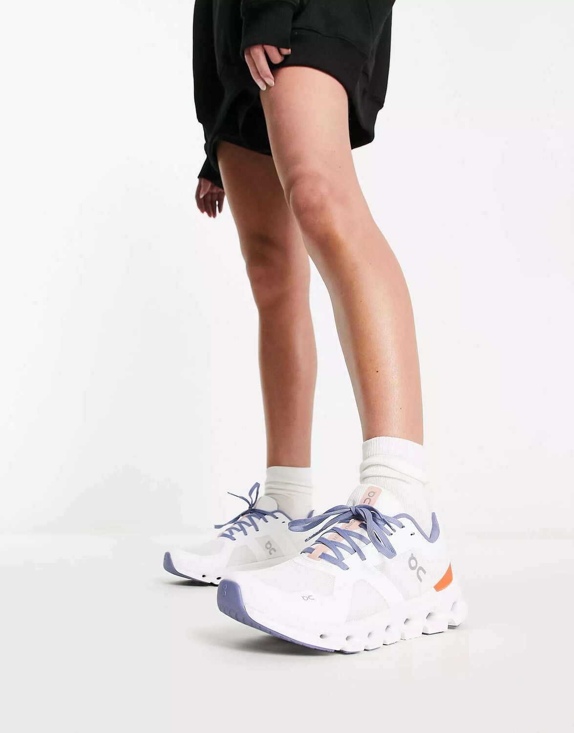 

Белые кроссовки ON Cloudrunner On Running, Белый