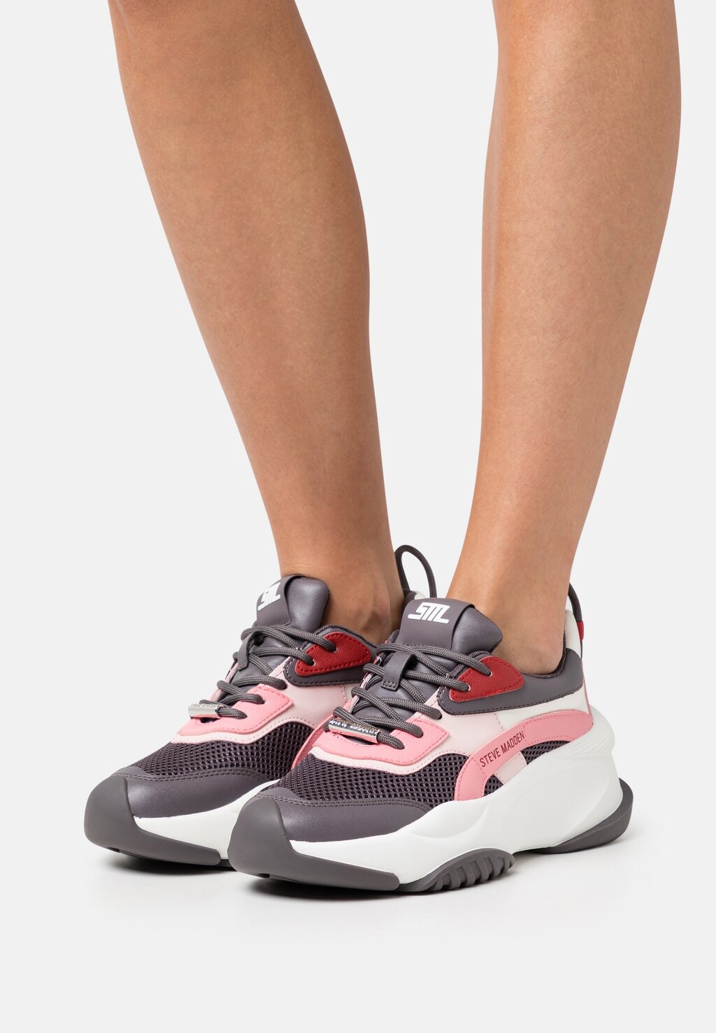 

Кроссовки Steve Madden Belissimo, черный/фуксия